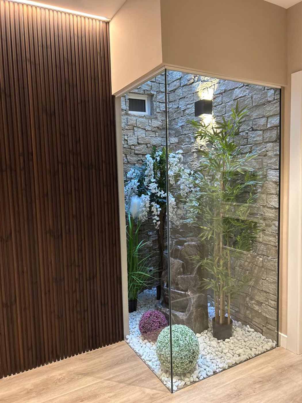reforma-integral-en-caldes-vitrina-patio-interior